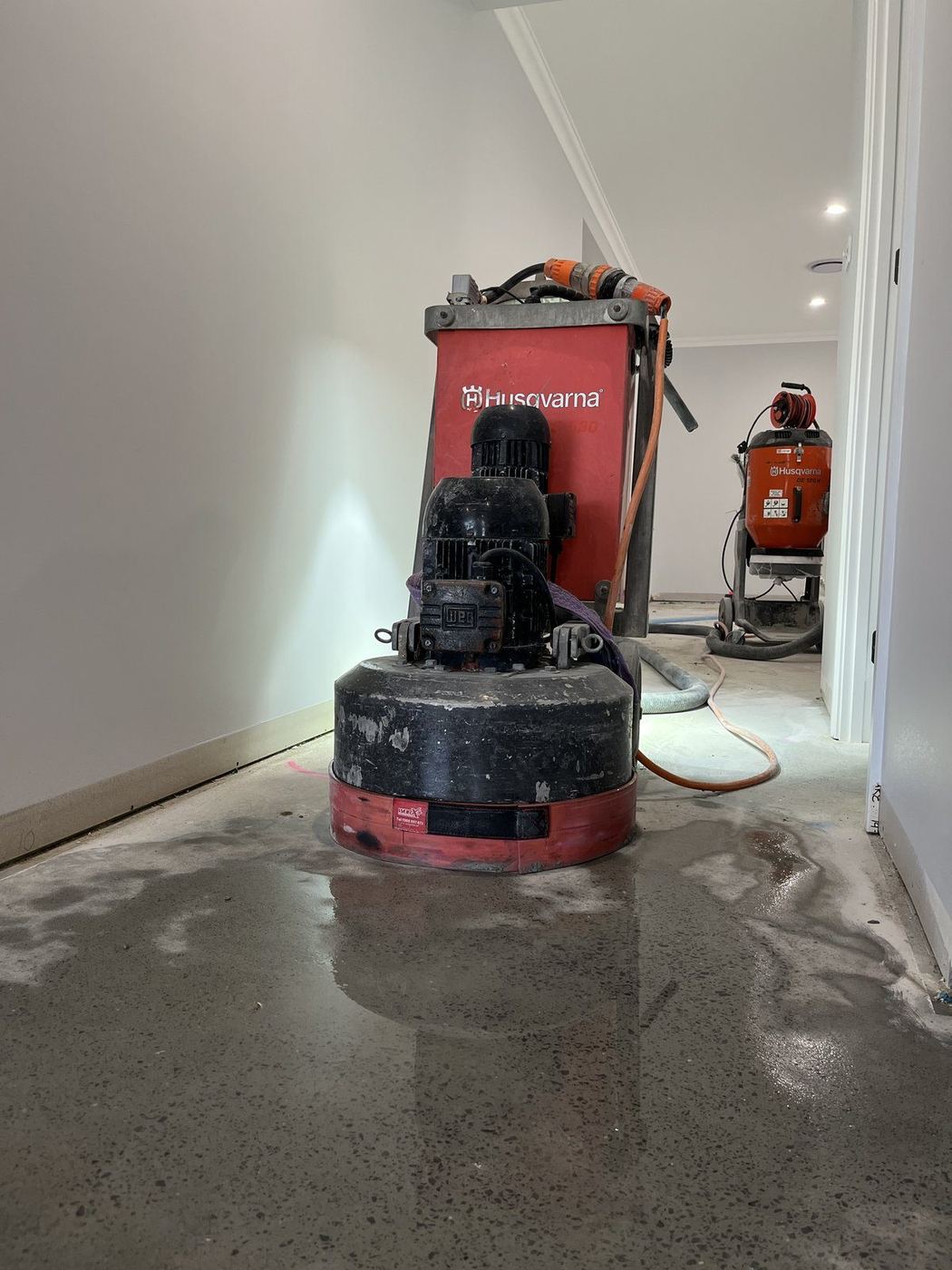 Concrete grinding with Husqvarna equipment